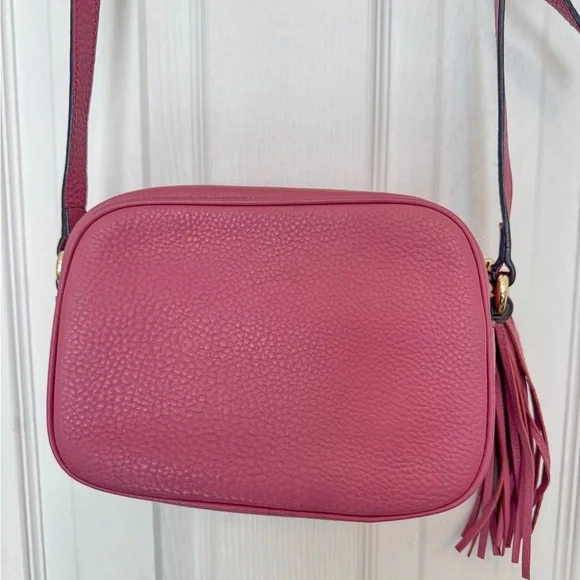Gucci Pink Crossbody Bag with Iconic GG Logo and Leather Tassel - Picture 3 of 6